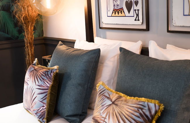 The Royal Elysée Suite - Photo 11