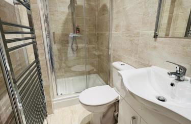 2025 Award Winner Liverpool Peach House - 4 Bedrooms - Foto 56