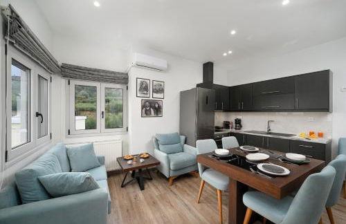 Niki Mountain House - Photo 1