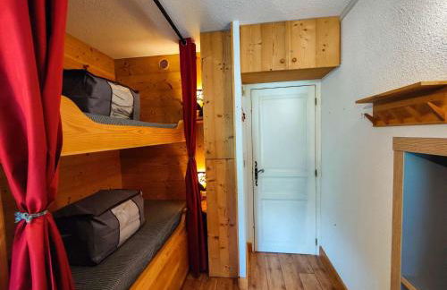 Charmant studio 19m², idéal 3 pers, avec terrasse et parking, proche commerces et navette ski - FR-1-342-307 - Foto 3