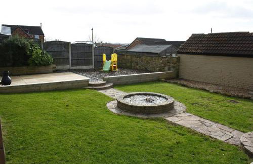 Luxury Bungalow, 3 bedrooms, 5 beds, sleeps 8, transport links, parking, Wi-Fi - Foto 9