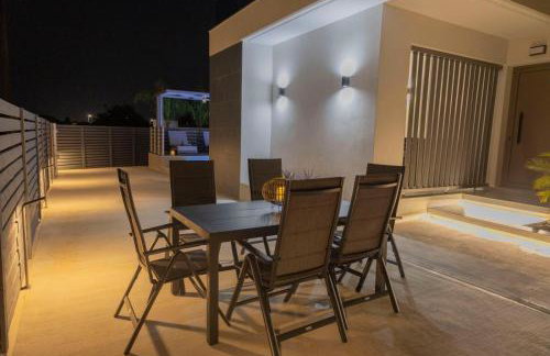 Villa Viventia with Heated Pool - Photo 26