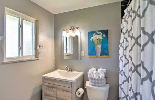 Lakefront Apartment with Patio on Lake St Clair - Foto 16