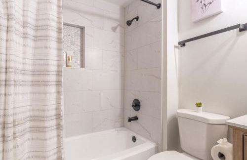 Ballantyne 3BR House, PrivateYard, Work Desk & 1 Gig Wi-Fi - Foto 5