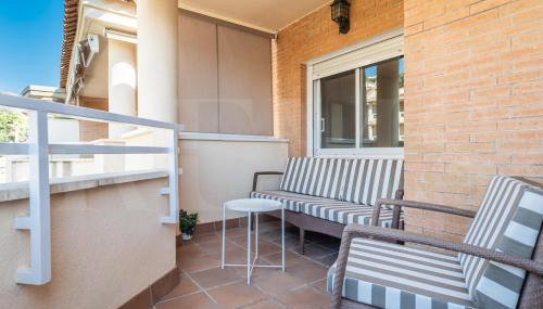Seaside stay with large terrace, pool & parking REMS - Foto 4