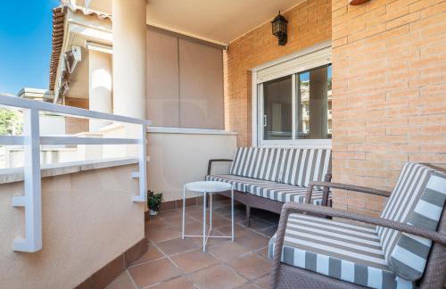 Seaside stay with large terrace, pool & parking REMS - Foto 4