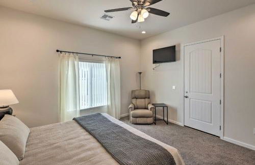 Bright Home with Yard, 4 Mi to Colorado River! - Foto 12