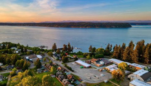 Sunny Backyard Fireplace Coastal Access in Peaceful Neighborhood Near Shopping - Photo 4, Other