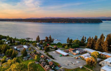 Sunny Backyard Fireplace Coastal Access in Peaceful Neighborhood Near Shopping - Photo 4