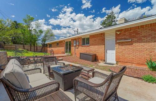 Flagstone Hall! Family Home w Scenic Views - Foto 4