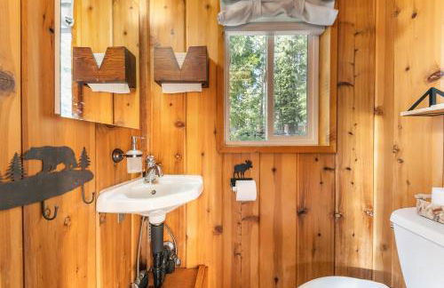 3BD Retreat - 5 Min to Beach Trails & Town - Foto 16