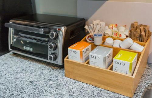 CozySuites TWO Stylish Music Row Condos with parking - Foto 33