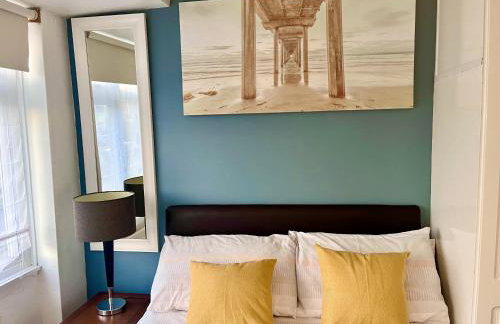 Chessington Blue with parking - Photo 4