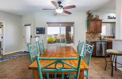 Spacious 3 BR with Pool Minutes Away from Lake - Foto 13