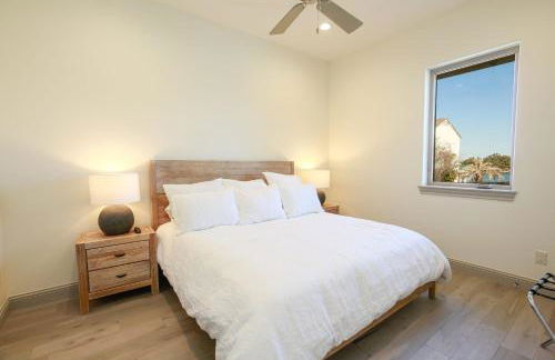 Contemporary, Luxury Retreat on Lake LBJ with Heated Pool - Foto 29