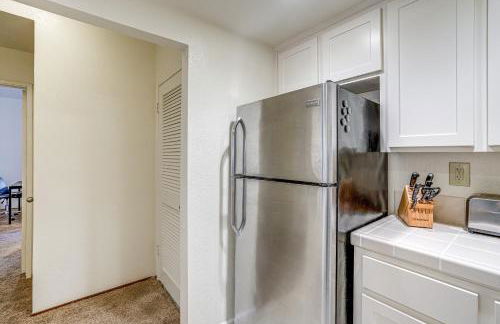 Stay and Play Bay Area Condo with Community Pool! - Foto 10