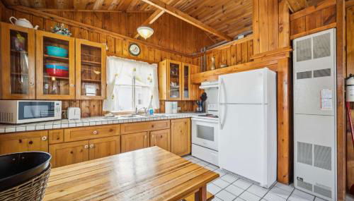 Sunnyside 2BR 1BA Relaxing Lakefront Retreat - Foto 3