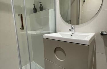 Nice Apartment 2 Bedrooms Well Connected - Foto 7