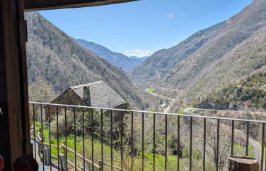 Casa Rústica y Chic con Chimenea y Vistas Panorámicas de La Vall de Boí - Foto 50
