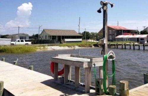 Dock House, Close to Camp Lejeune, water access, DOCK, king bed - Foto 26