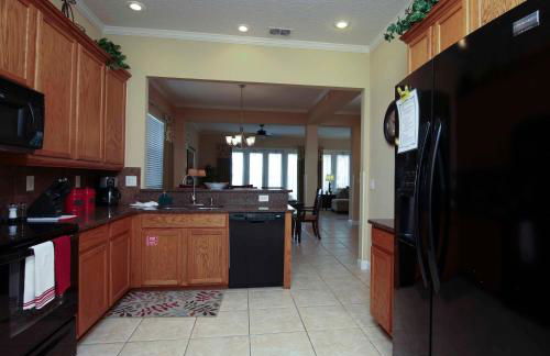 Luxury Villa 5 Bedrooms Minutes from Disney in the Reunion resort - Foto 8