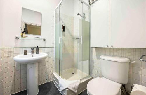Private Oxford Street Luxe Apartment - Photo 29