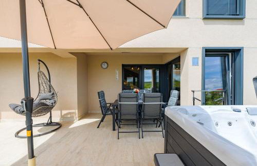 Mediterranes und modernes Apartment mit Jacuzzi, Waschmaschine, Grill - Photo 31