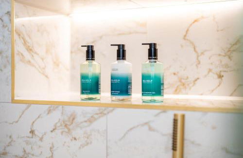 Dragon Suites Luxury Apartments at Rutland Square - Photo 7