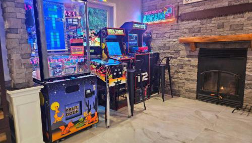 Mountain View Estate Forest Hot Tub Full Arcade - Photo 5
