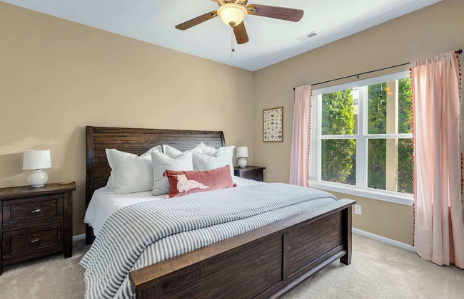 Panoramic Sunset Escape Waterfront Condo for 7! - Photo 4