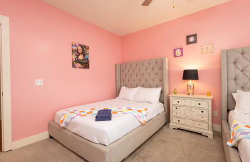 Pink Experience - West End Broadway & Restaurants - Foto 18