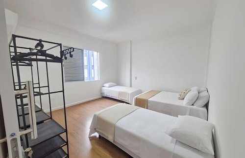 Varanda ensolarada a alguns passos do mar - Foto 16