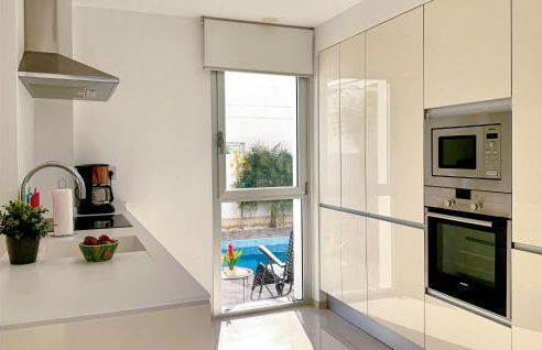 Lovely Home In Alicante - Photo 14