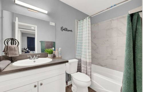 3BR Retreat with BBQ, Pool and Close to Las Vegas Fun - Foto 20