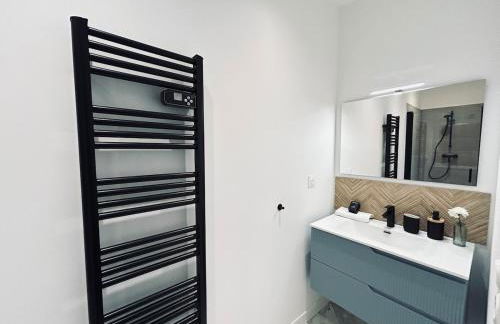 1 Vasnier F1 avec terrasse proche caves et science po - Foto 7