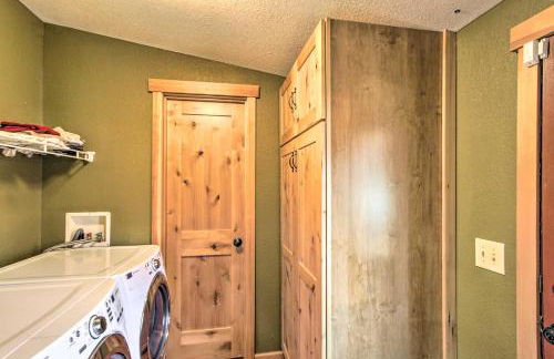 Lakefront Eatonville Cabin with Dock and Mtn Views! - Foto 17