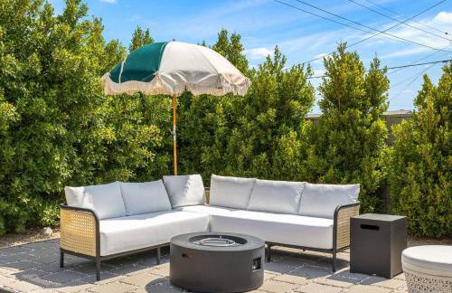 Whimsical Oasis Retreat by Rather Be Properties - Foto 10