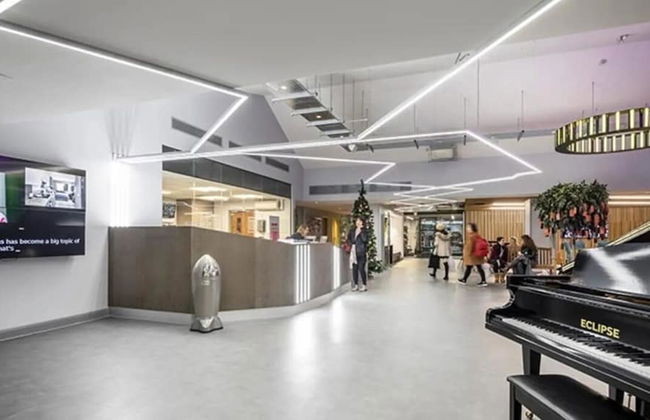 Student Only Eclipse - Foto 2