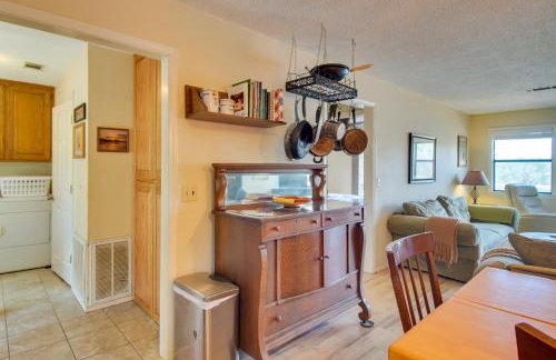 Dock and Water-View Deck Home on Lake Dardanelle - Foto 7