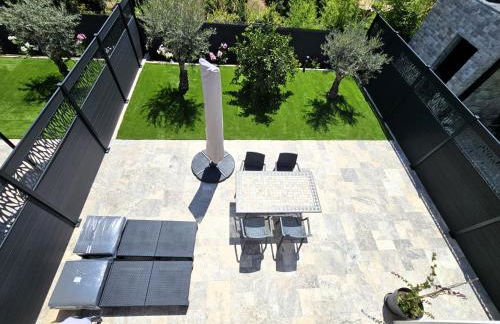 ETOILE DU BERGER Saint Aygulf 3 Villas et 4 appartements jardin individuel et piscine chauffée en saison - la mer et les plages 450 m - Foto 27