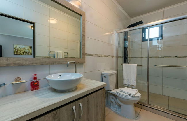 NEW 6BR Villa w Pool Across Street Palmbeach - Foto 7