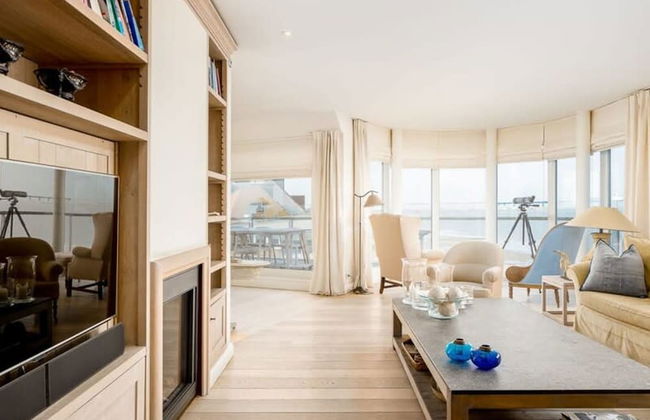Stunning Penthouse With Free Parking and sea View - Foto 8