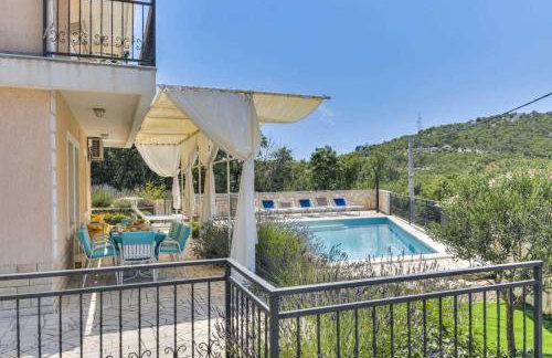 Villa with Pool by aneo travel - Foto 20