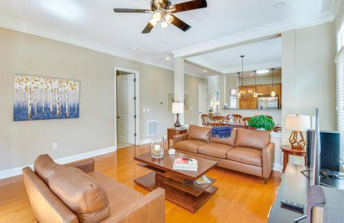 Spacious Lake Keowee Home Boat Slip and Pool Access - Foto 3