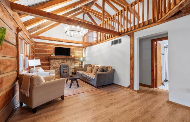 Cabin in the Trees, Hot Tub, Fire Pit - Foto 9