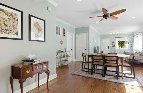 Bright & Spacious 3BR Cottage Minutes to DC - Foto 20