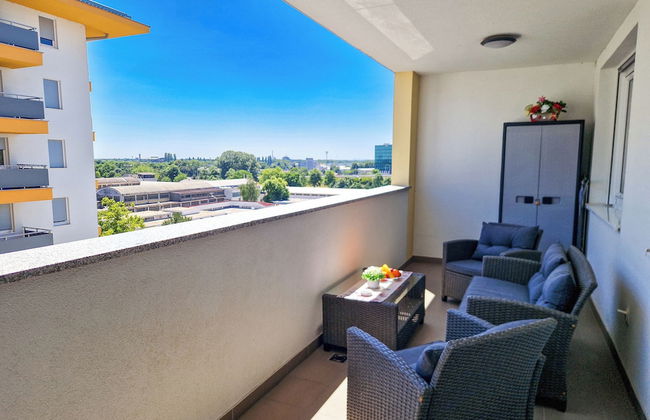 Modern Oasis With Terrace - Photo 19