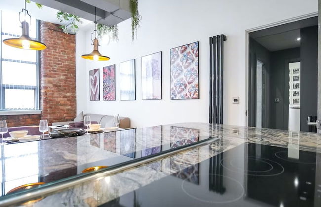 1-bed Loft Apartment - Free Parking, Central - Foto 11