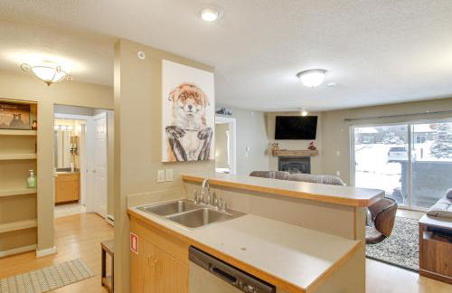First-Floor Big Sky Condo with Hot Tub! - Foto 11