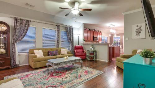 Patio, Pergola and Pool Access Aubrey Retreat! - Foto 4